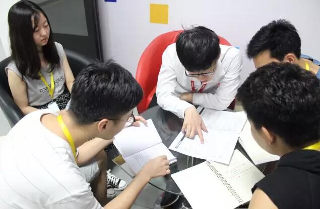 云和数据教学全面进入六位一体教学模式2.0 国际时代——更好的学习,更好的就业