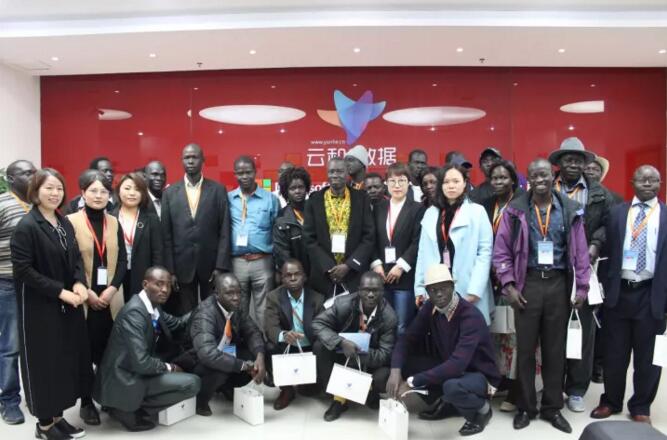 中国援南苏丹教育技术项目--(南苏丹)IT技术代表团参访云和数据