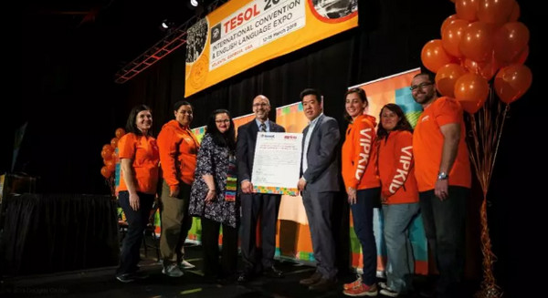 1553650206842845.jpg 配图8 VIPKID与TESOL宣布深化战略合作.jpg