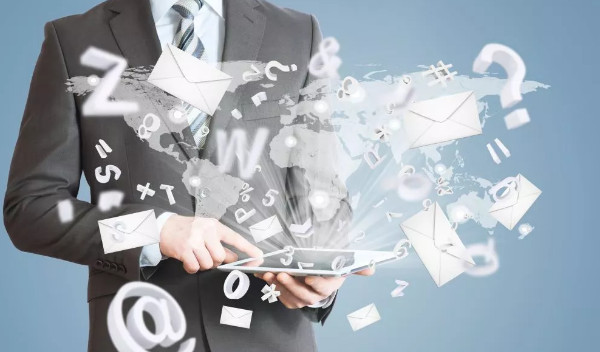 1559715989111775.jpg 配图4 如何才能月薪过万?入对行,薪资自然不用愁.jpg